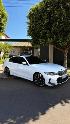 BMW 320i 2.0 16V TURBO FLEX M SPORT AUTOMÁTICO BMW 320i 2.0 16V TURBO FLEX M SPORT AUTOMÁTICO